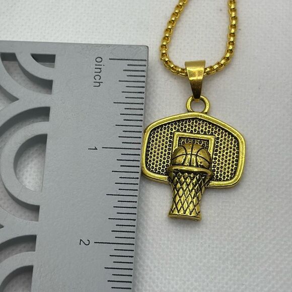 Brand New!! Basketball hoop pendant and chain - Picture 4 of 5